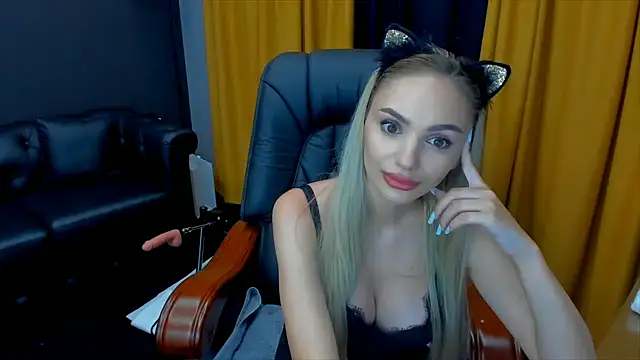 HaleySweet18 live cam on StripChat