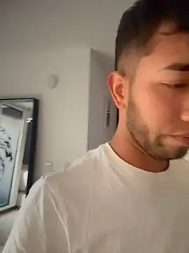 liam_bronw webcam
