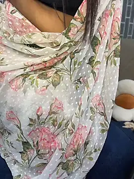 escape_with_me live webcam show