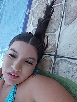 Pretty_Julieta live cam on StripChat