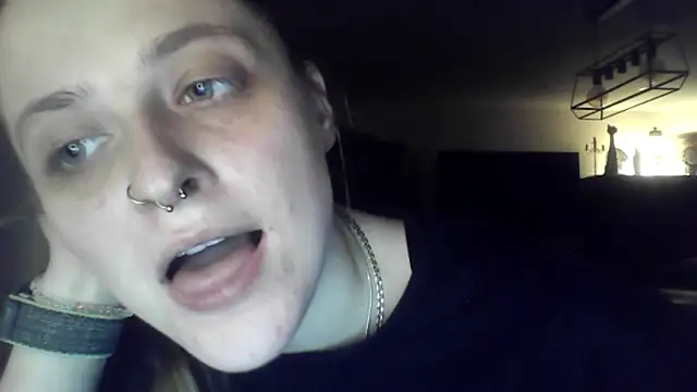LeaWetGirl webcam