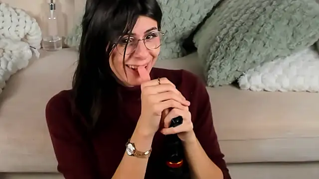 itschloelaurent live webcam show
