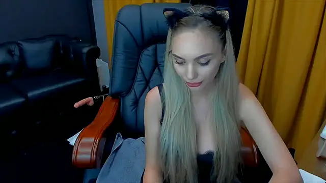 HaleySweet18 webcam