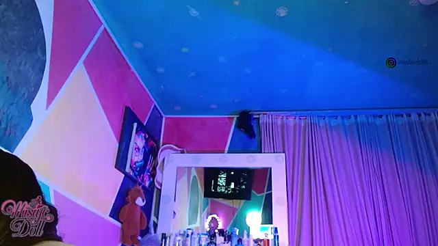 Mysticdooll69 webcam