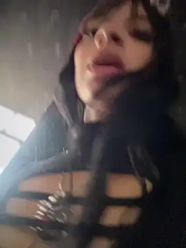 Sasha-firee live cam on StripChat