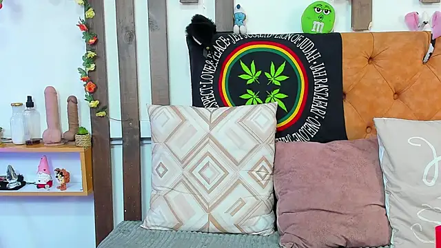 MeowMota_ live cam on StripChat