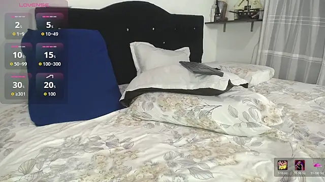 Thomas_and_lyan live cam on StripChat