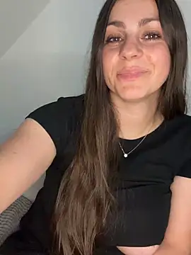 Loella-Rose webcam
