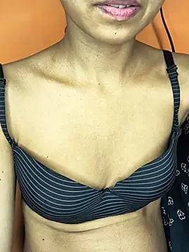 cute_simmy0 webcam