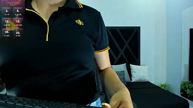 Emmaa_white_ webcam