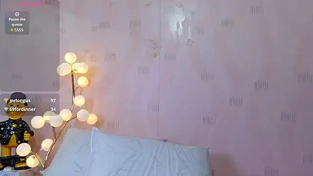 curvybuffgirllll webcam