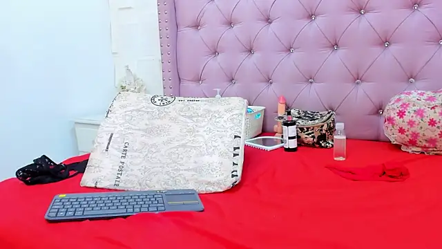 KimberlyBoonee webcam