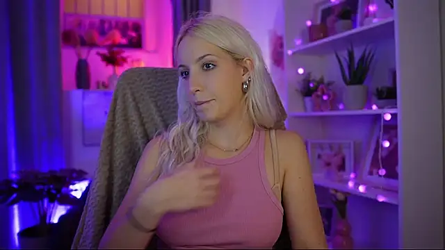 Lucy_Cutie_ webcam