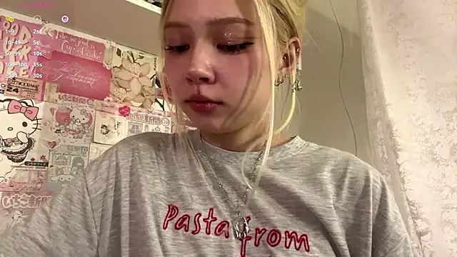 LinaFloww webcam