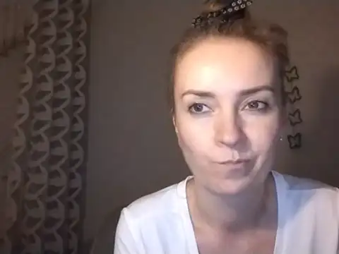JenniferAlone webcam