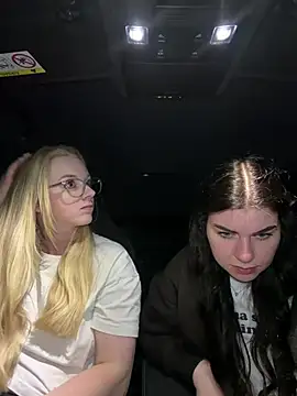 EllyNora live webcam show