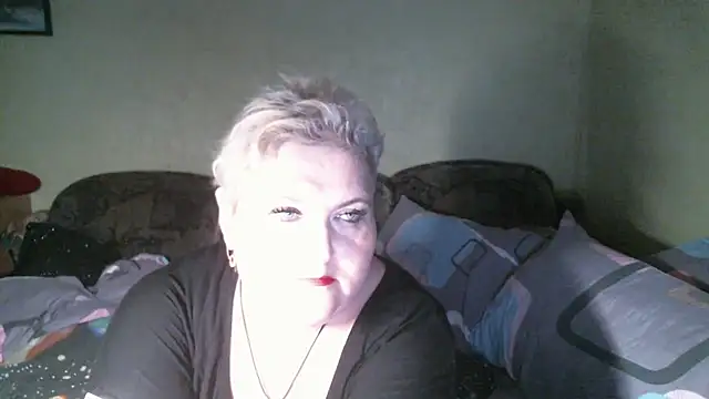 Lana555 live cam on StripChat