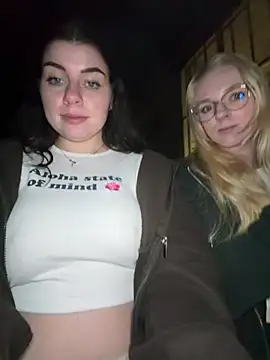 EllyNora webcam