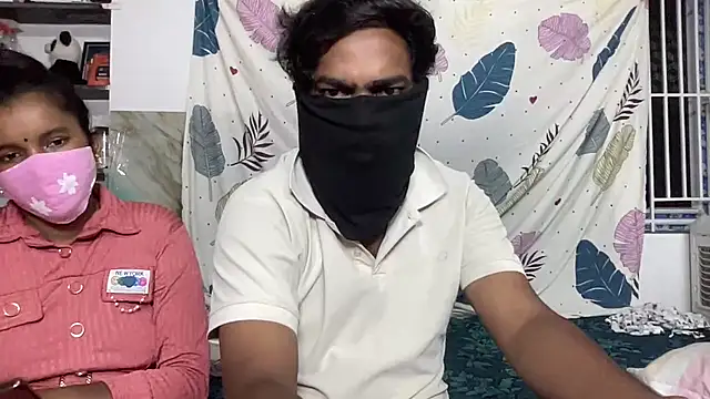 TN_IN_Romantic_Couples webcam