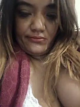 Indianpleasure300 webcam