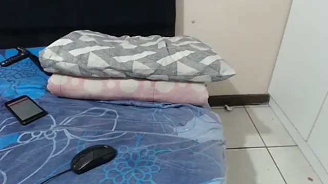SweetHotBabby18 webcam