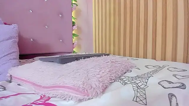 lovely__kiss__ webcam