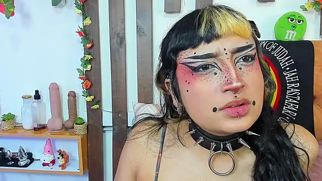 MeowMota_ live cam on StripChat