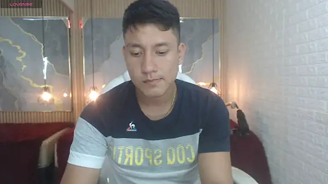 DominantBoy4 live sex cam