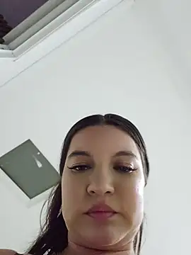 Pretty_Julieta webcam