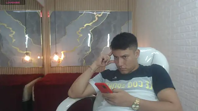 DominantBoy4 webcam