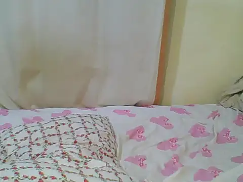 cute_lavenda webcam