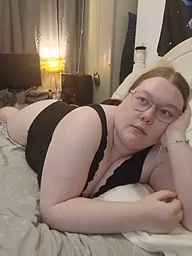 Sexycurvyemilyy webcam