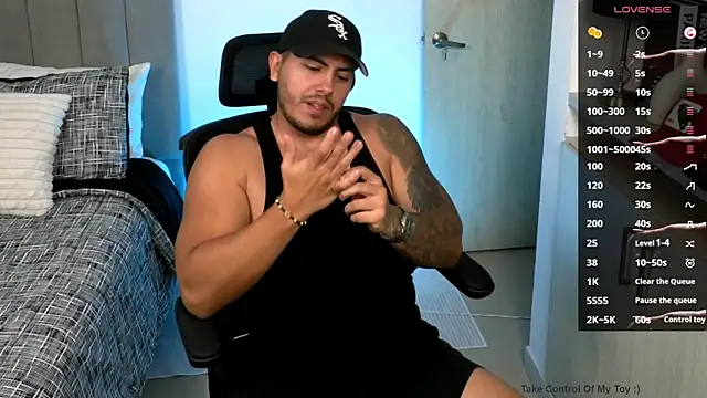 owen-pierces webcam