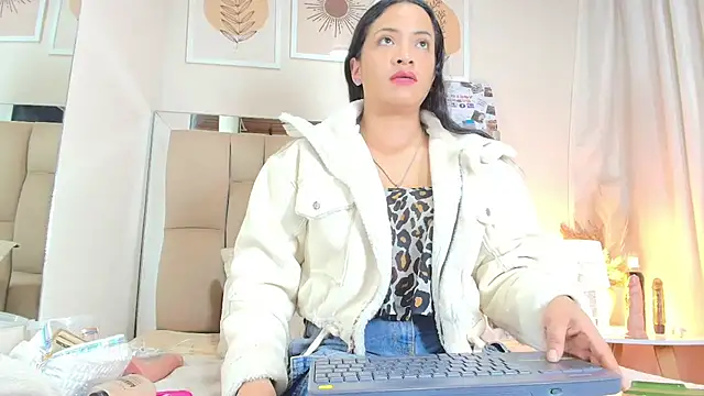 AvaX_777 webcam