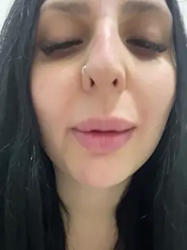 yumi-hot webcam