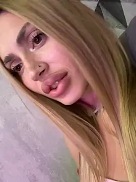 Elizabeth_Tay webcam