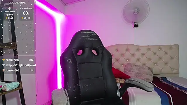 nicol_ross19 webcam