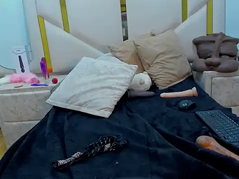 ZayraStorm webcam
