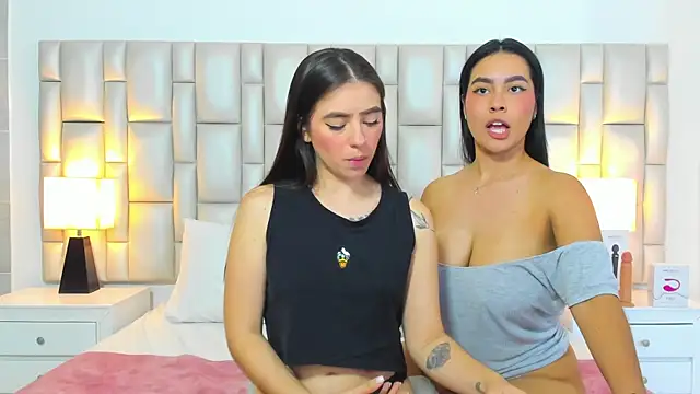 paola_katy_dicks webcam