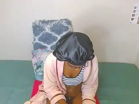 ChocoSlenderXXX webcam