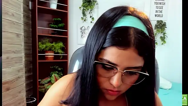 mila_quin webcam
