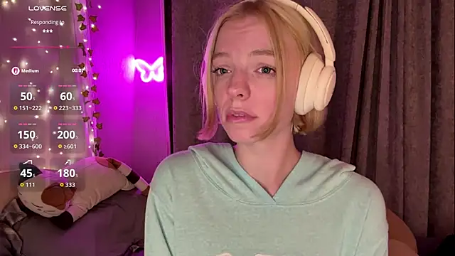 Marry_Sornatiko webcam