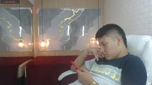 DominantBoy4 webcam