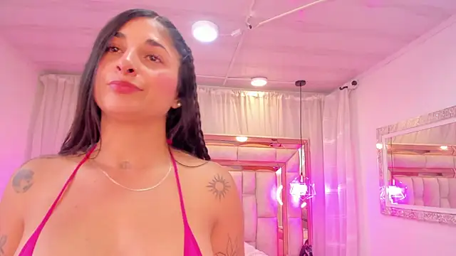Francesca_Skuirt webcam