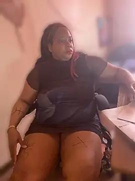 BRATTYSPOILEDDOMQUEEN webcam