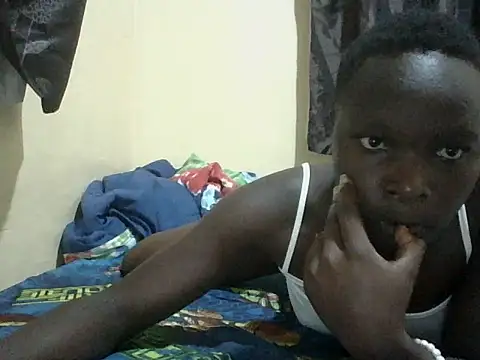 Cute_lattifa live cam on StripChat