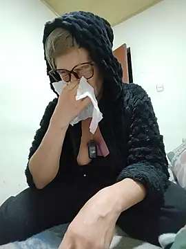 MARILYNKOVANOVA webcam