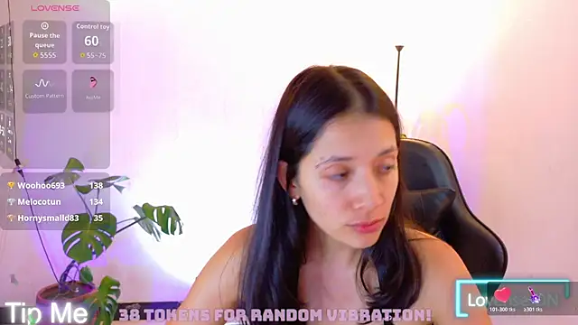 Sarasavage live cam on StripChat