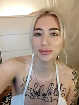 Gina-Lumara webcam