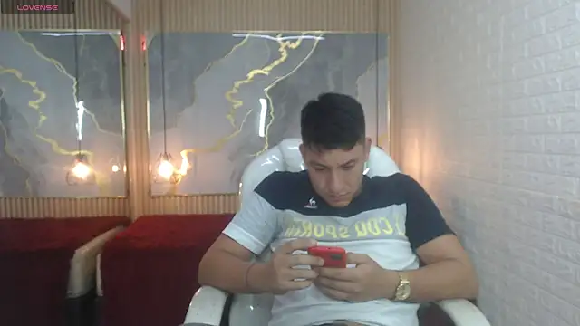 DominantBoy4 webcam